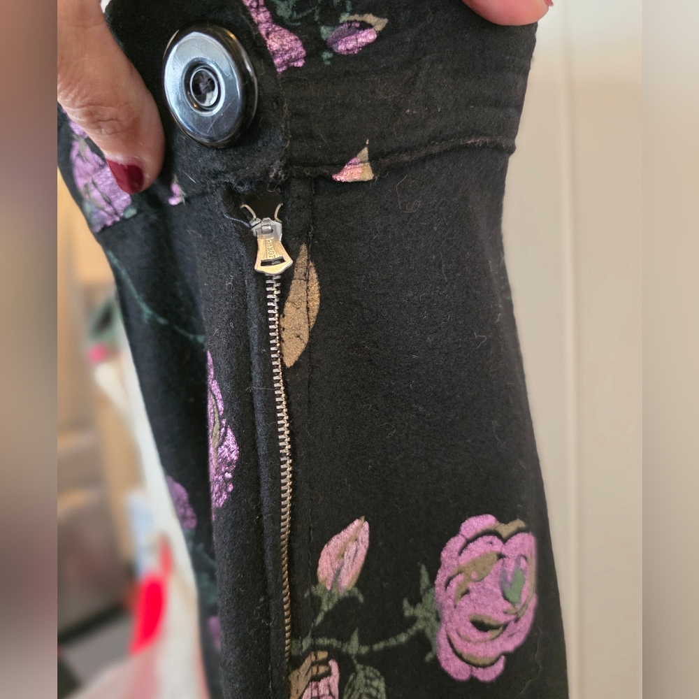 Vintage Floral Black Full Skirt With Metallic Pink Floral Background Large - Picture 4 of 4